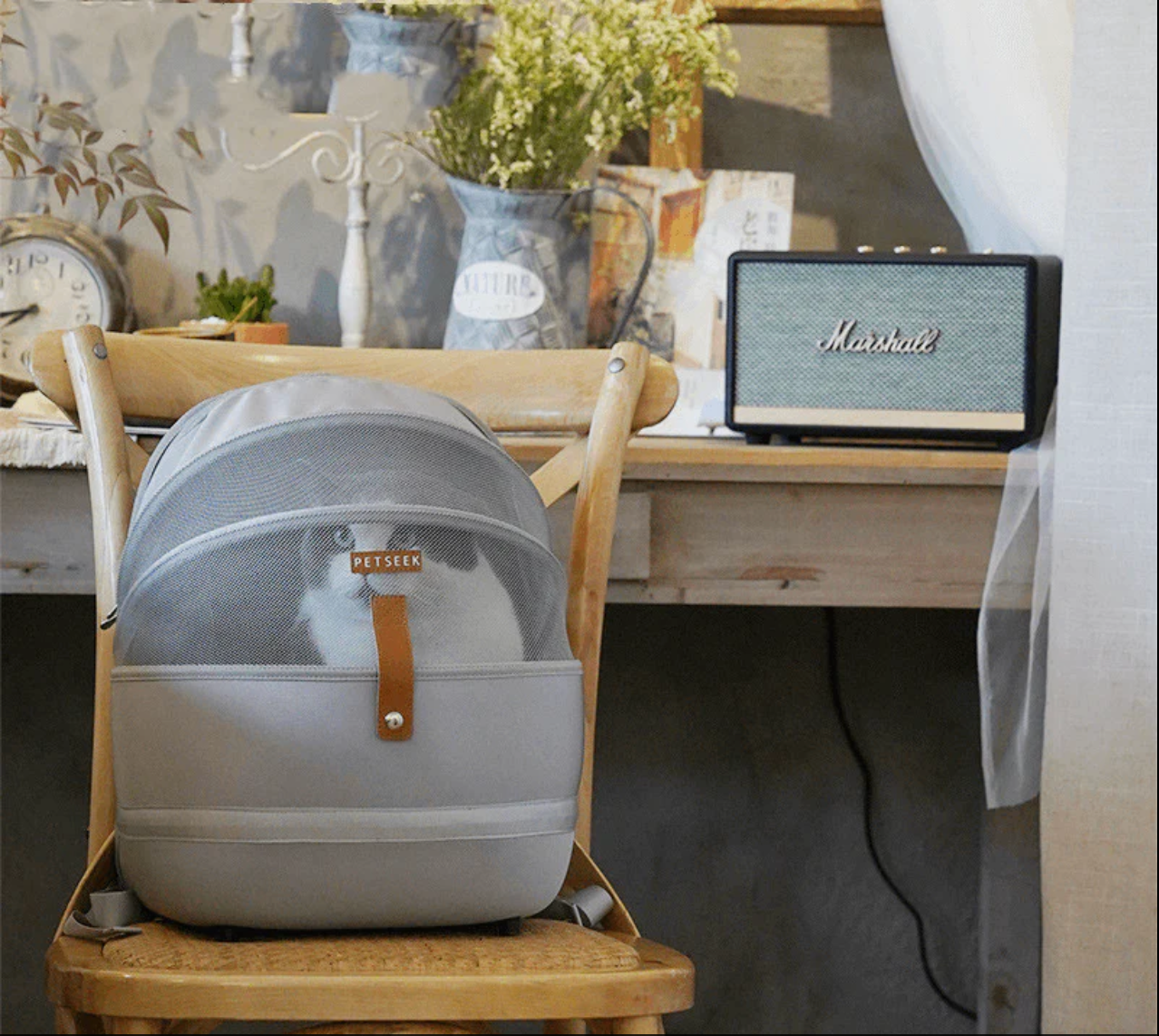 Petseek Large Capacity Portable Basket Backpack