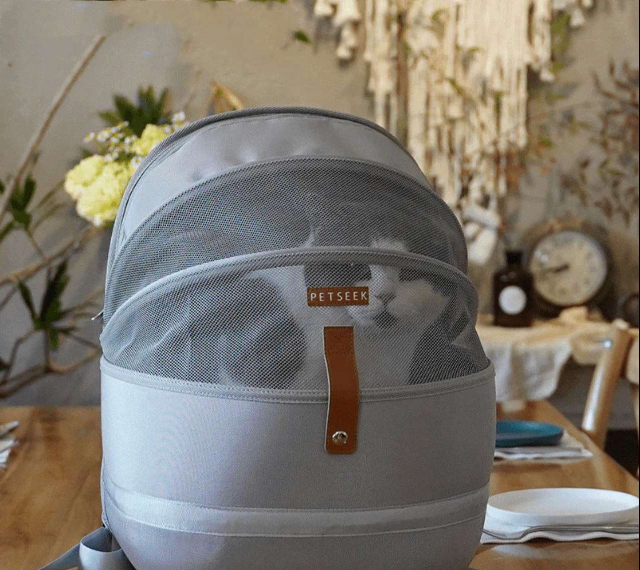 Petseek Large Capacity Portable Basket Backpack